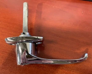 Manija de puerta exterior Jeep CJ Omix Ada 1976-1980 CJ5 CJ6 48-8248 8128461 NUEVO DE STOCK - Imagen 1 de 7