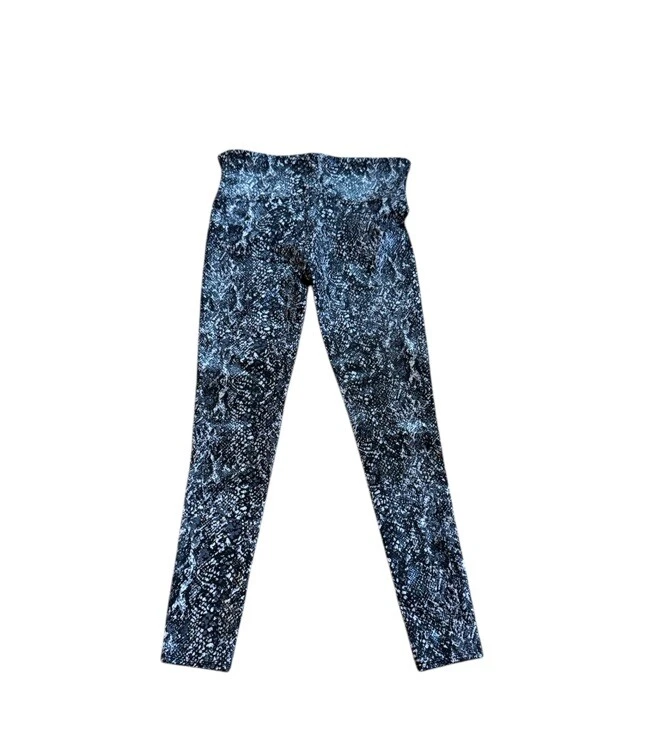 Spanx 20324R pant Faux Leather Snakeskin Shine Leggings Medium M Snake Grey