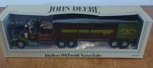 John Deere 1948 Peterbilt Tractor Trailer 5401 by Ertl Maßstab 1:43 Die Cast - Bild 1 von 11