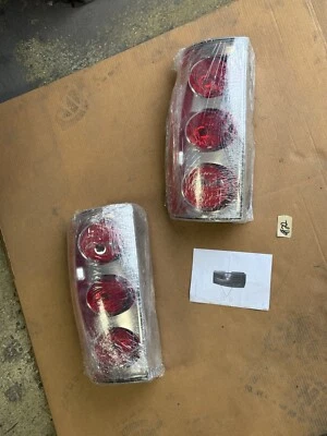 Luces traseras Suburban 2011  Foto 1 de 3