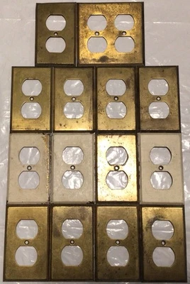 Lote De Colección 14 Placas Plugin Cubierta Salida Latón Metal Dorado Individual Doble Cobre Foto 1 de 3