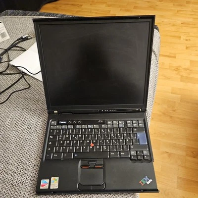 IBM ThinkPad T40  14" Display,Type 2373-72G,Pentium M 1,5 GHz, 2 GB RAM, 40 GB - Bild 1 von 4