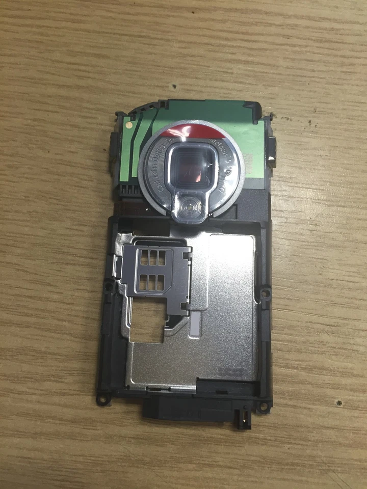 Nuevo Genuino Original Nokia N95 8 GB Chasis Cámara Lente Timbre Enchufe de Alimentación Foto 1 de 1