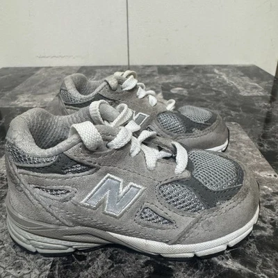New Balance 990 V3 "Gris" Niño Pequeño Talla 5 Foto 1 de 4