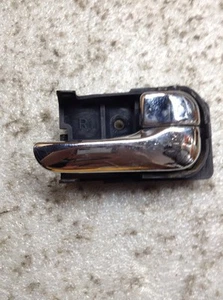 96 97 98 99 Infiniti i30 Rear Right Passenger SIDE Interior Door Handle #21 - Picture 1 of 3
