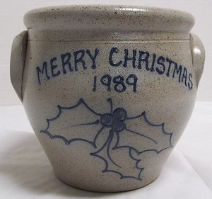 Rockdale Union Salt Glazed Merry Christmas 1989 Crock - Picture 1 of 3