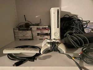 Microsoft Xbox 360 Premium 20GB +++ Zubehör und 19 Spiele - Bild 1 von 4