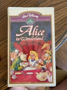 Alice In Wonderland -Walt Disney Masterpiece Collection VHS ✔ - Picture 1 of 6