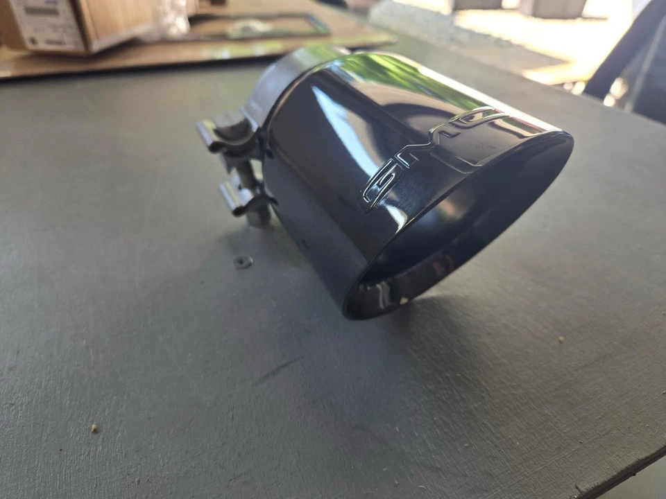 OEM 2015-2025 GMC Yukon Canyon 3.6L 5.3L Black Chrome Exhaust Tip 84513871 - Image 1 of 1