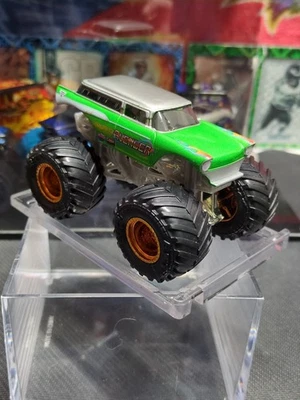 Hot Wheels Monster Jam Avenger Wagon 2019. Foto 1 de 4