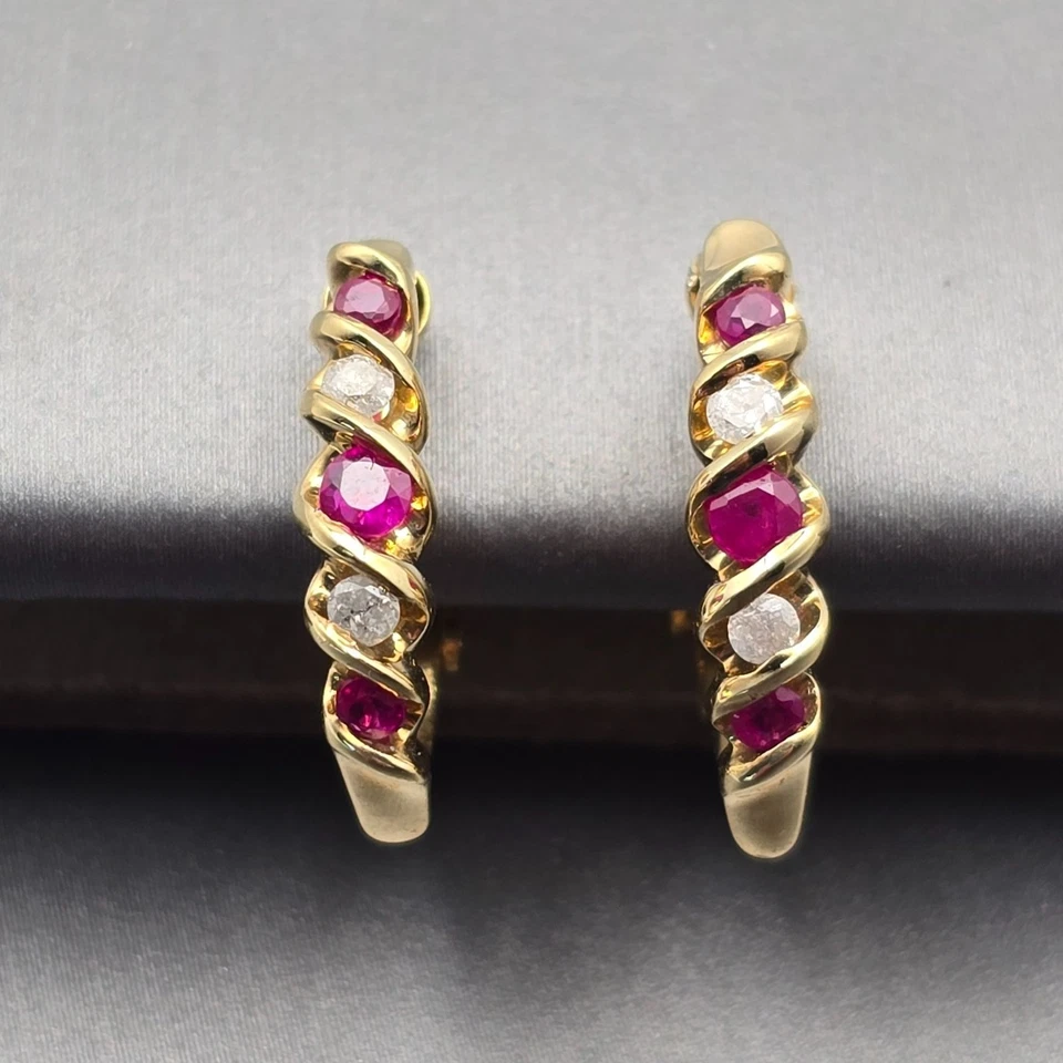 Pendientes de aro de 1/2 diamantes cultivados en laboratorio y turmalina rosa rellenos de oro de colección Foto 1 de 4
