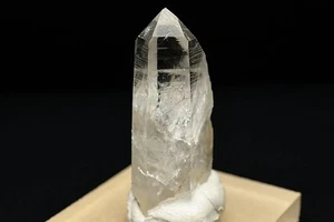 Crystal (domestically produced crystal) produced at the Otome Mine From Japan - Picture 1 of 3