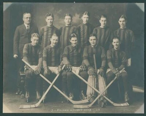 1926 Malden Hockey Club Team Photo Massachusetts Vintage Ice Hockey Players USA - Picture 1 of 2
