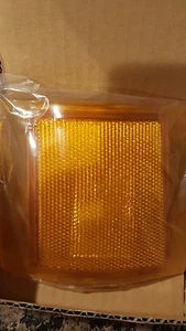94 95 96 97 98 99 FITS CHEVROLET TAHOE SUBURBAN LEFT SIDE MARKER LIGHT - Picture 1 of 4