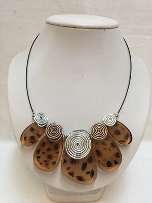 Collar Necklace Lucite Cheetah Leopard Pattern Metal Swirls Black Wire Vtg - Image 1 of 4