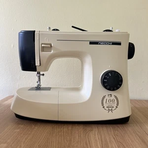 Necchi KM417A Mirella Vintage-Style Sewing Machine - Picture 1 of 10