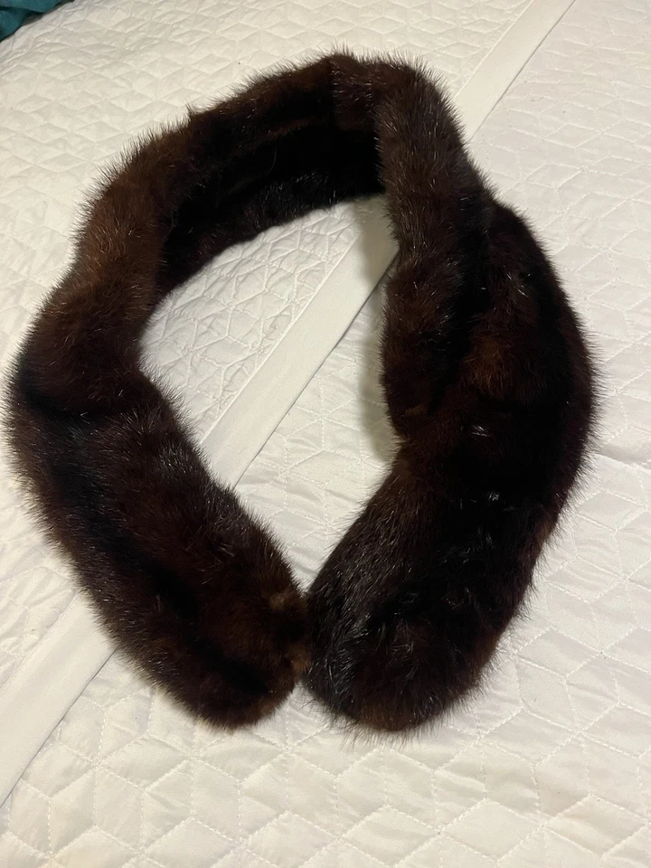 Hermoso elegante collar de piel de visón vintage de 38” clips largos para sujetar  Foto 1 de 4