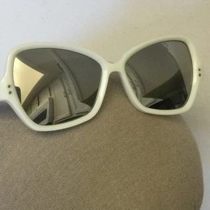 CELINE CL40075I 56mm SUNGLASSES WHITE WITH MIRRORED LENSES NWOT - Picture 1 of 12