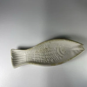 VTG Williamsburg Restoration Pottery Fish Spoon Rest Dish Small Chip - Picture 1 of 9