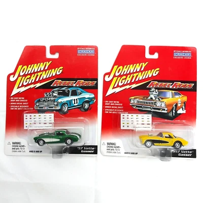 Johnny Lightning Rebel Rods 1957 Vette Gasser Lote de 2 Fundidos a presión verdes amarillos Foto 1 de 4