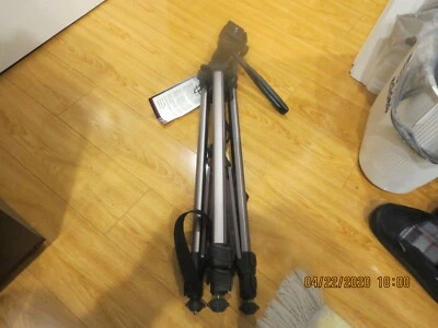  TRIPOD PAN TILT HEAD TELESCOPING 10" &  TELESCOPING  LEGS FROM21.5" to 60"  - Image 1 of 3