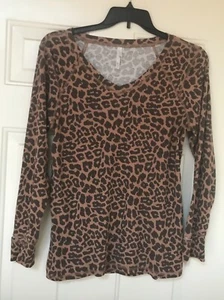 COZY Women's Pullover Long Sleeve V-Neck Black & Brown Animal Print XL Top - Picture 1 of 8