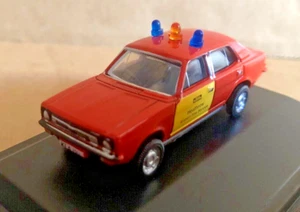 Oxford Die-cast OO 76MAR005 Morris Marina Heathrow Fire Service - Free P+P - Picture 1 of 5