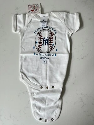 Camiseta NY Yankees One Piece Blanca 6 meses+18 meses Azul Marino ambas hechas por Soft As A Grape Foto 1 de 4