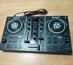 Controlador Numark Party Mix DJ Portátil Serato DJ Lite 2 Canales Transmisión - Imagen 1 de 4