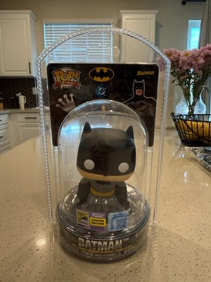 SDCC 2025 Exclusivo Funko Pop 15 Años Batman Clamshell LE 2010 Foto 1 de 2