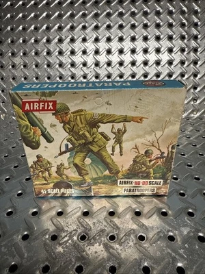 Kit inicial vintage AIRFIX 1:76 PARACAIDISTAS (37 piezas) Foto 1 de 4