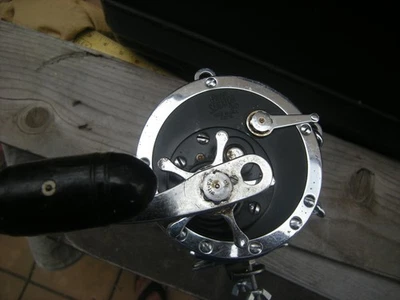 Carrete de agua salada convencional Penn Senator 115 9/0 Big Game en muy buen estado Foto 1 de 4