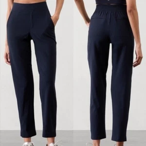 Pantaloni alla caviglia Athleta Brooklyn Mid Rise blu navy taglia Medium Petite prezzo al dettaglio consigliato $99 - Foto 1 di 8