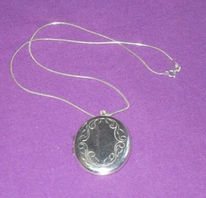 GROSSER VINTAGE 1989 GEPUNZT STERLINGSILBER ANHÄNGER MEDAILLON UND KETTE - Bild 1 von 7