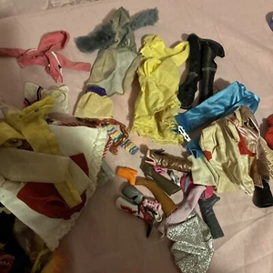90) TELAS PARA MUÑECAS BARBIE - ENORME LOTE DE PAÑOS DE COLECCIÓN (manchados/rasgados) pares faltantes - Imagen 1 de 16