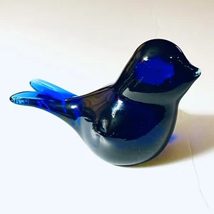 Pisapapeles hecho a mano con estatuilla Bluebird of Happiness vintage de pájaro de vidrio artístico - Imagen 1 de 6