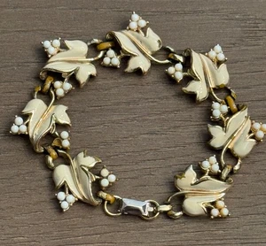 Pulsera Coro Vintage Esmalte Blanco Hoja y Cuentas Blancas - Imagen 1 de 8