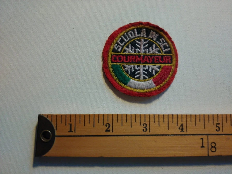 * 1 COURMAYEUR SKI SKIING SCHOOL PATCH CREST BADGE ECUSSON ITALY ITALIAN ALPS * Foto 1 de 1