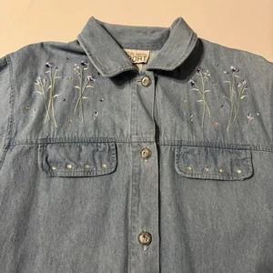 Vintage Jaclyn Smith Sport Denim Shirt Button Down Embroidered Flowers XL - Picture 1 of 10