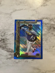 2025 Topps Holiday Freddy Peralta #H99 Blue Metallic Glitter Brewers - Bild 1 von 2