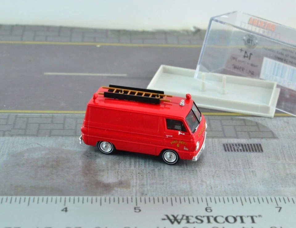 Brekina 93440 Dodge A-100 Fire Engine Van escala 1:87 HO - Imagem 1 de 3
