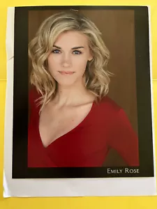 Emily Rose, foto headshot originale agenzia di talenti con crediti - Foto 1 di 2
