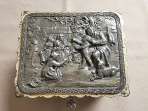 COFANETTO PORTAGIOIE IN METALLO VINTAGE ARGENTATO - ANNI '50 MOSCACIECA - Picture 1 of 10