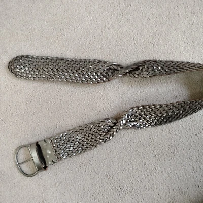 GAP MUJER CINTURÓN CUERO PLATA 40" X 2.25", TALLA M Foto 1 de 3