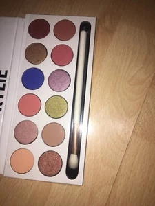 Kylie Jenner Rotal Peach Pallete 2016 - Picture 1 of 3