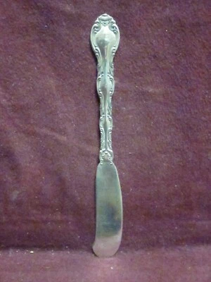 CUCHILLO MANTEQUILLA PLANO SCROLL FRANCÉS STERLING ALVIN 5 3/4" 25 gramos sin monograma Foto 1 de 4