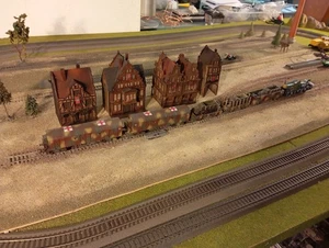 KLEINBAHN, PIKO ecc, SET MILITARE DI AMBULANZE E CARRI ARMATI, SCALA HO - Foto 1 di 22