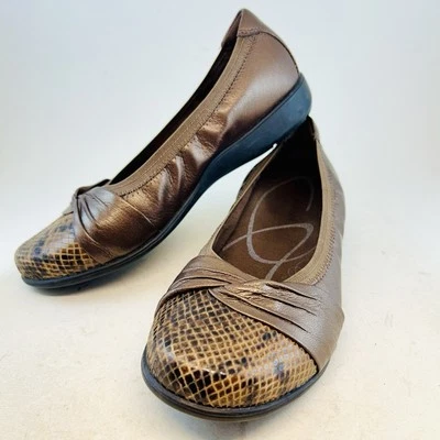 Aravon Bronce Marrón Andrea AR Serpiente Puntera Ballet Pisos, Talla 7 D AMPLIO Foto 1 de 4