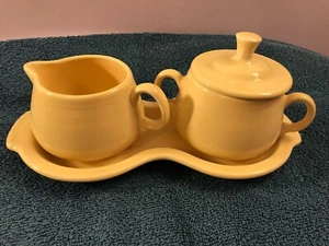 Fiesta USA covered sugar & creamer on tray yellow/cream MAX4986 - Picture 1 of 10