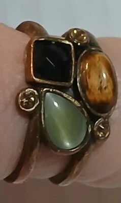 Juego de anillos Lia Sophia tono dorado con piedras talla 7,25 Foto 1 de 4